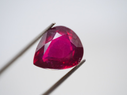 Rubin | 8,68ct | 13,7 x 11,68 x 6,36mm | Gruszka