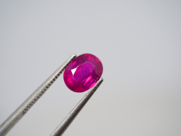 Rubin | 1,95ct | 7,88 x 6 x 4,31mm | Owal