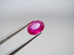 Rubin | 1,87ct | 7,95 x 6,2 x 4,04mm | Owal