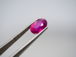 Rubin | 2,18ct | 8,2 x 6,22 x 4,5mm | Owal