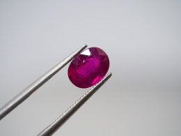 Rubin | 2,18ct | 8,2 x 6,22 x 4,5mm | Owal